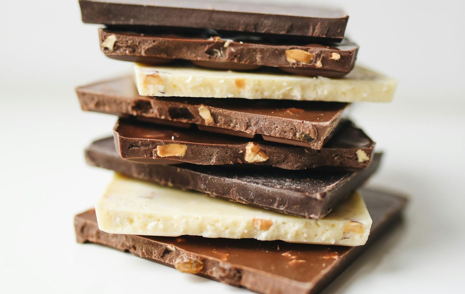 Este ciocolată benefică pentru organism? Specialiștii spun că avantajele există, dar depind în mare măsură de tipul și calitatea produsului ales