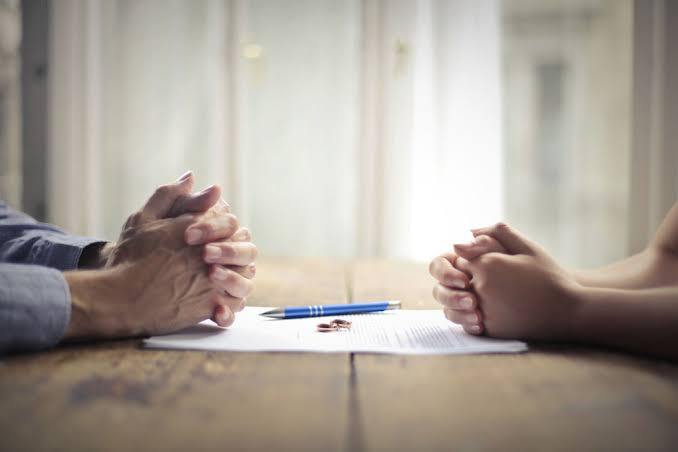 Nu mai e „criza de șapte ani”: Tot mai multe cupluri se despart după 20 de ani de căsnicie, arată statisticile din Marea Britanie