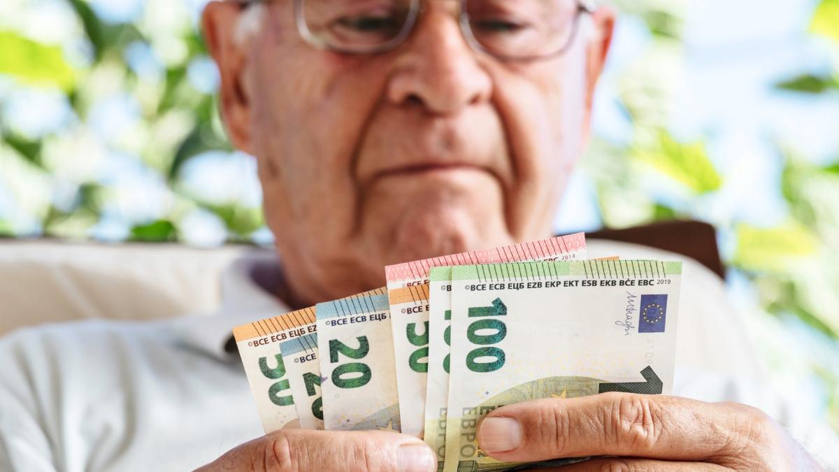 Pensia pentru anii lucrați în România și în străinătate: Ce înseamnă proratizarea și cum se calculează, pe un exemplu concret